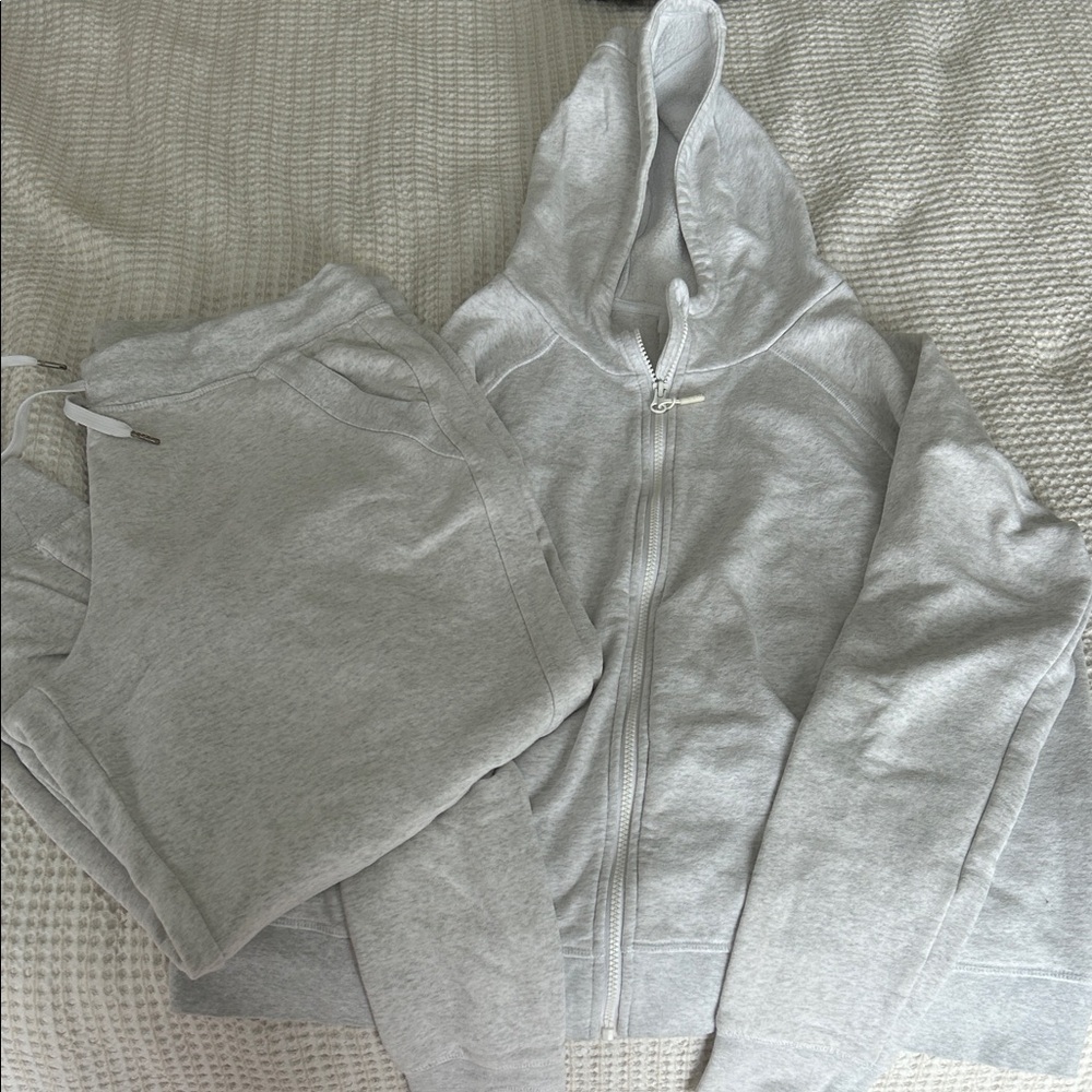 White Marled Hoodie and Sweatpants Set